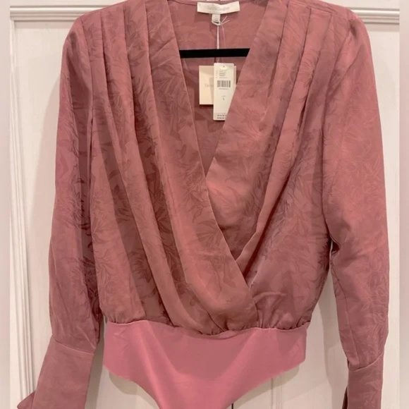 NWT Favorite Daughter The Date Blouse Bodysuit Color: Mauve Floral Size Small - Picture 4 of 4